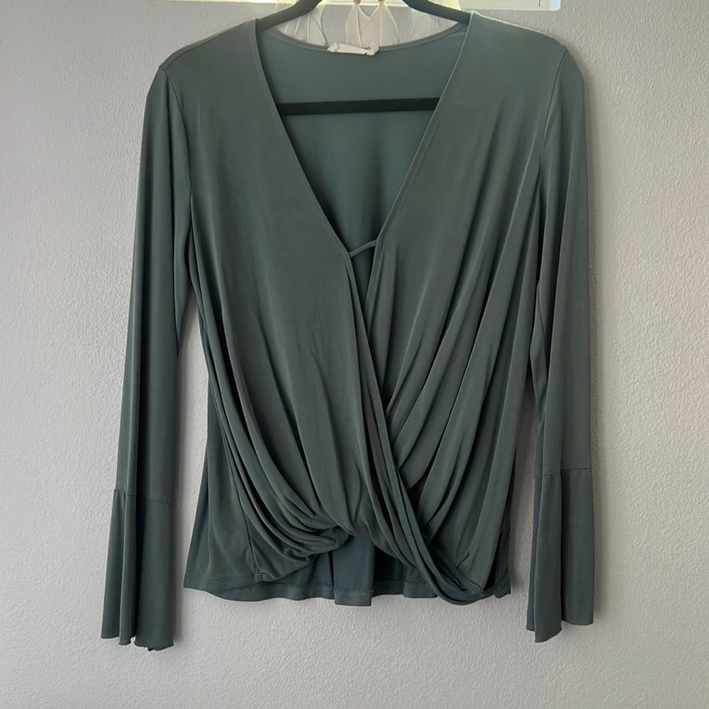 Pretty green/gray blousy top